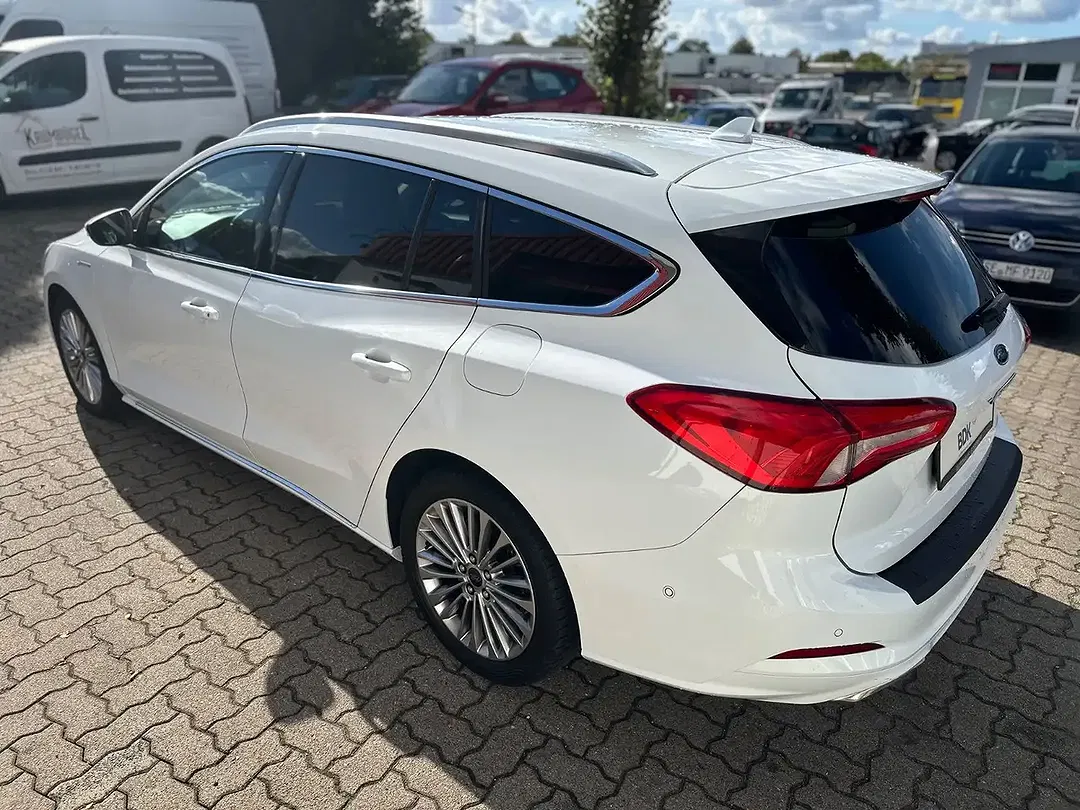 Ford Focus - Thumbnail 7