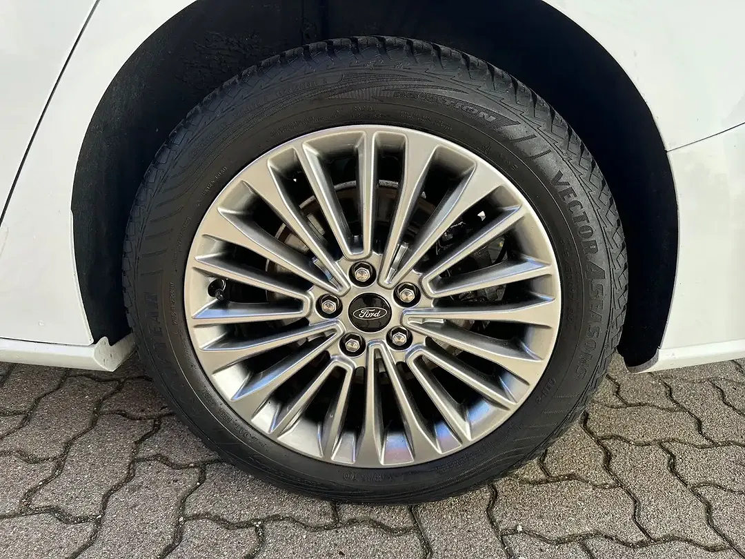 Ford Focus - Thumbnail 8