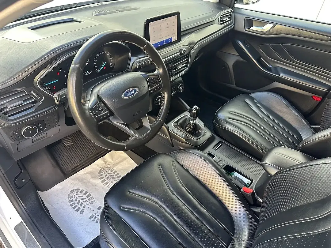 Ford Focus - Thumbnail 9