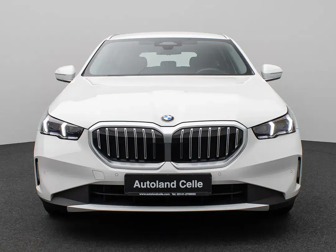 BMW 520 - Thumbnail 2