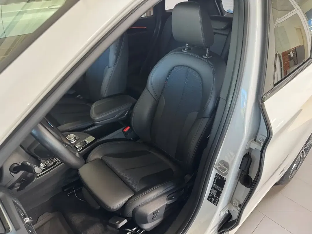 BMW X1 - Thumbnail 9