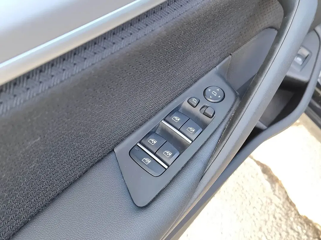 BMW 520 - Thumbnail 11
