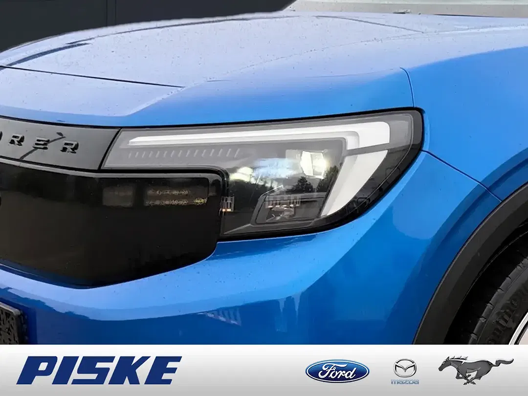 Ford Explorer - Thumbnail 6