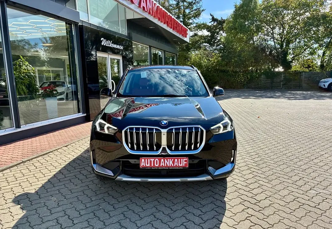 BMW X1 - Thumbnail 3