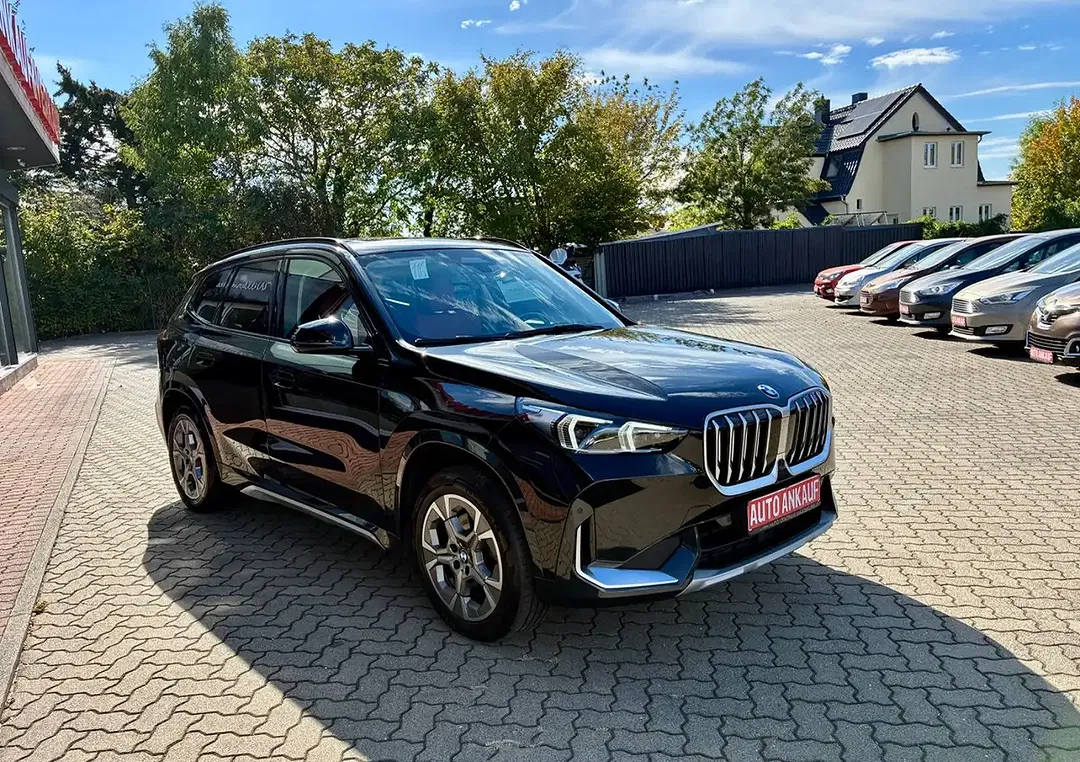 BMW X1 - Thumbnail 4