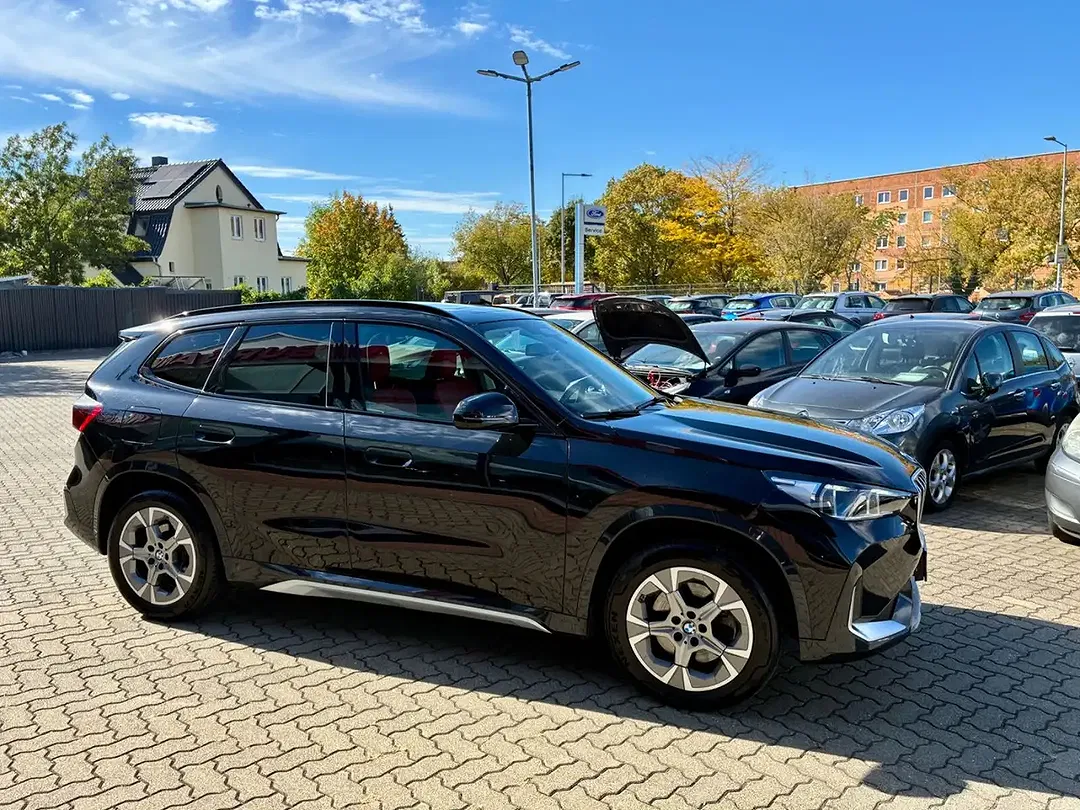 BMW X1 - Thumbnail 9