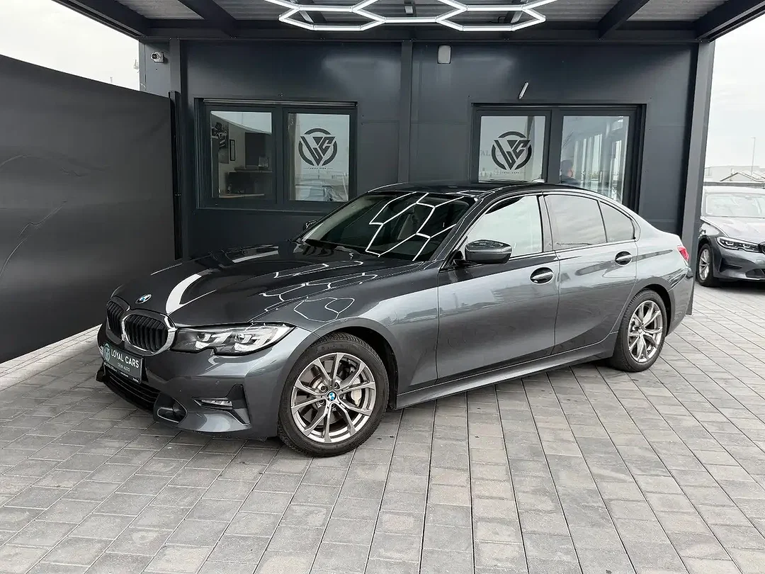 BMW 330 - Afbeelding 1