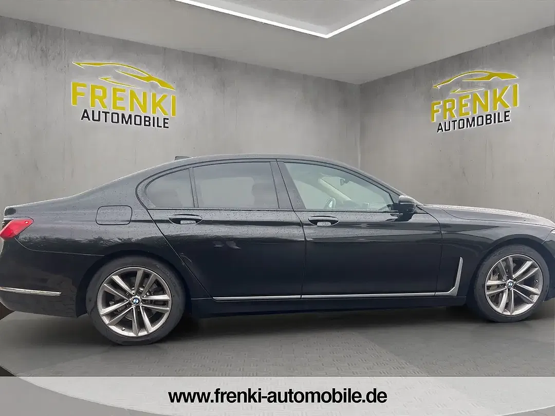 BMW 740 - Thumbnail 3