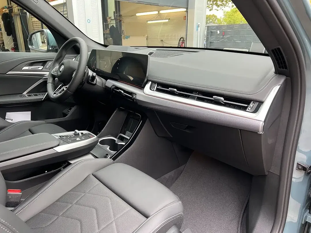 BMW X1 - Thumbnail 11