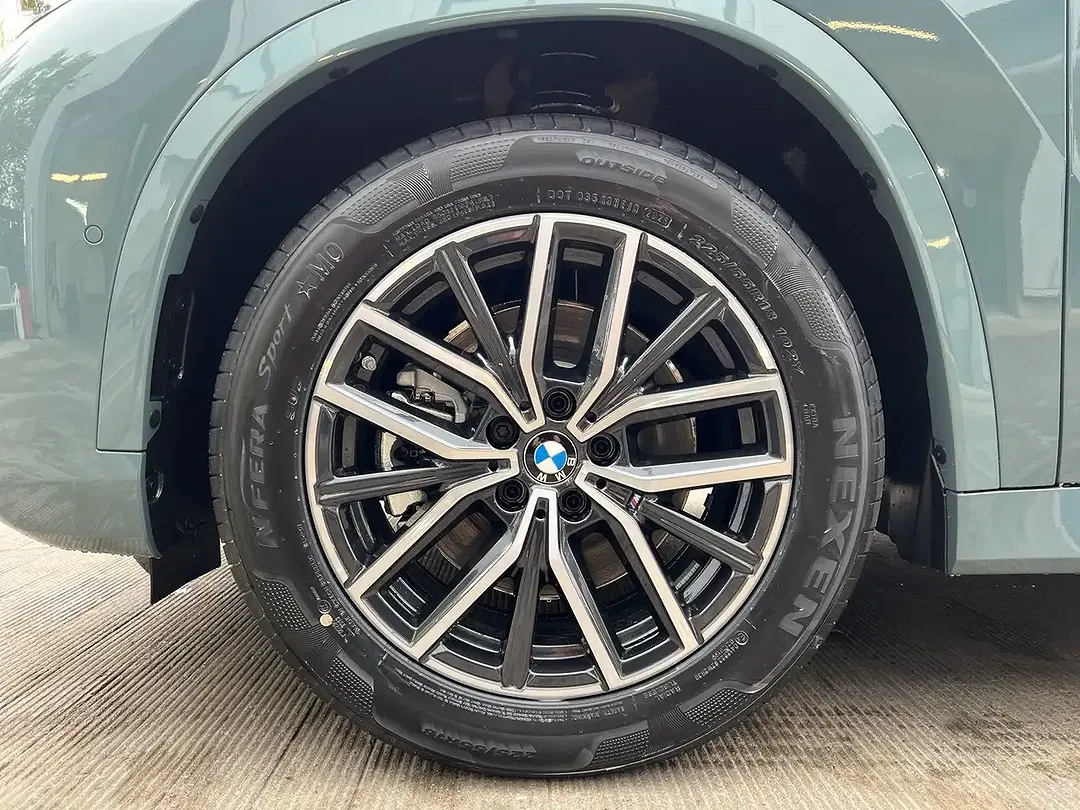BMW X1 - Thumbnail 3
